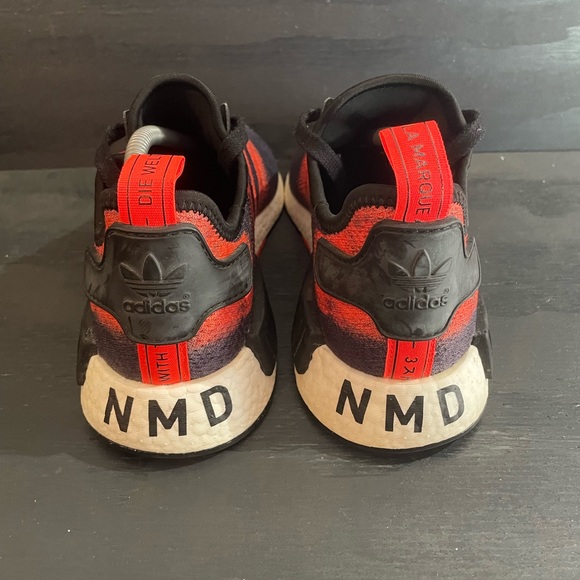 Adidas Originals NMD R1 Men’s Sz 9.5 Stencil Pack Black Solar Red Sneaker G27917 - Picture 4 of 8